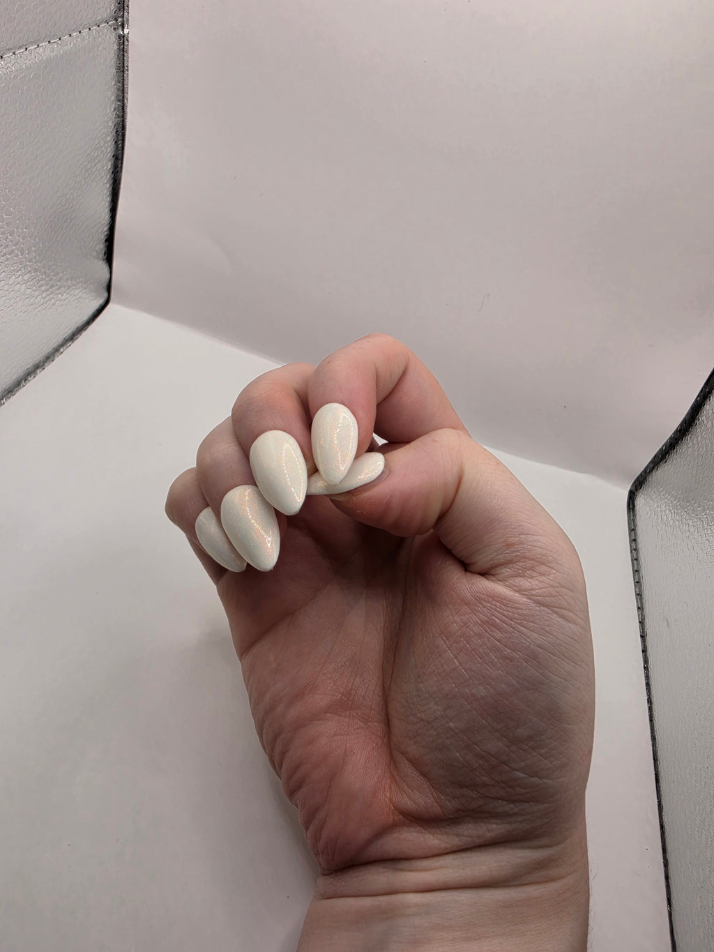 Sparkly white pearlescent nails